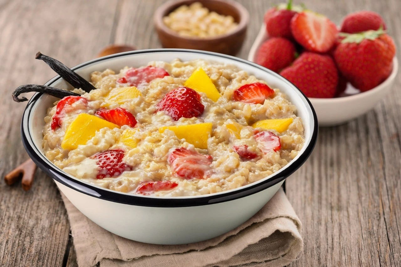 Mancare deshidratata liofilizata Adventure Menu Terci de orez cu capsuni mango si vanilie 89g