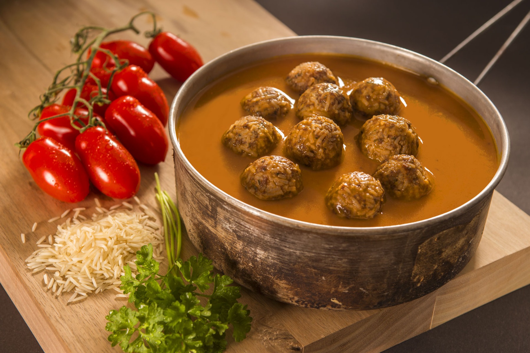 Mancare Ready to Eat Adventure Menu Chiftele cu orez si sos de rosii 400g