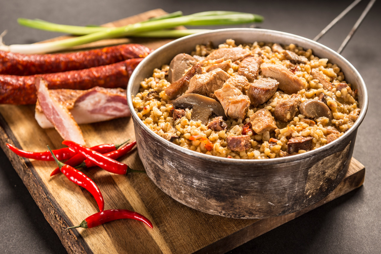 Mancare deshidratata liofilizata Adventure Menu Mix picant de carne cu bulgur 107g