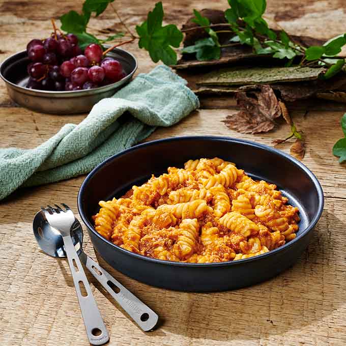 Mancare deshidratata liofilizata Trek'N Eat Paste bolognese cu branza, 350g